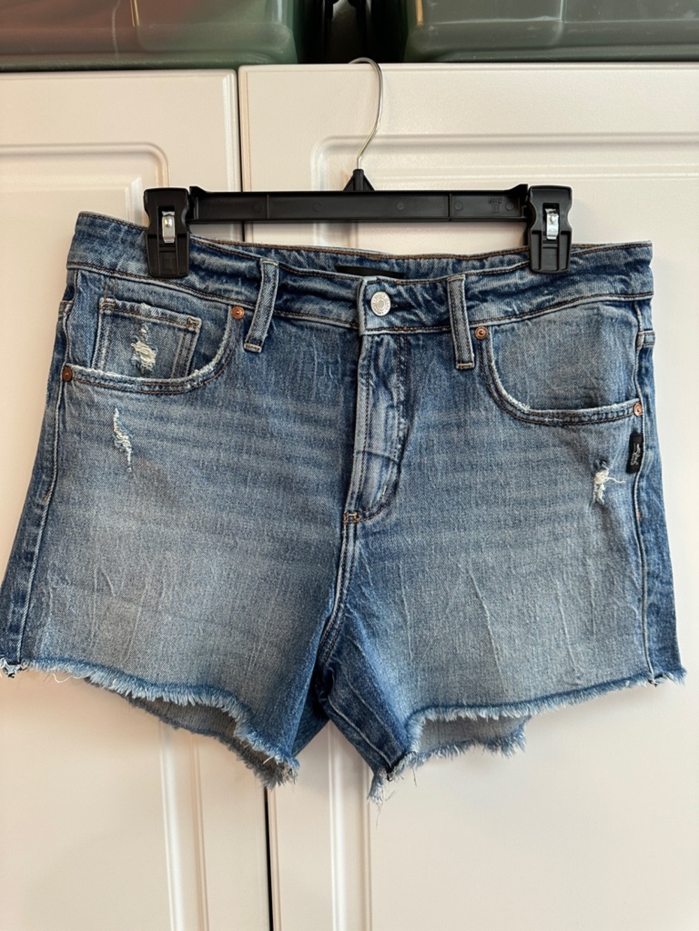 29 x 3.5 Silver Distressed Denim Shorts - Blue